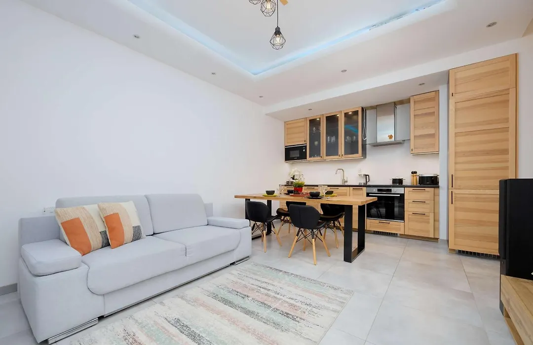 Bright With Parking And Remote Work In Wola By Renters * Varsovie